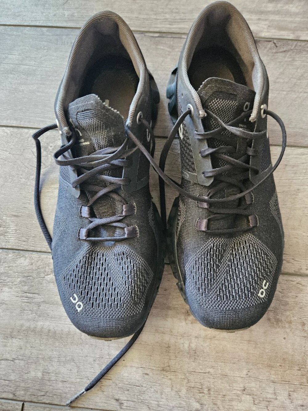 ON CLOUD SIZE 7.5 WOMENS